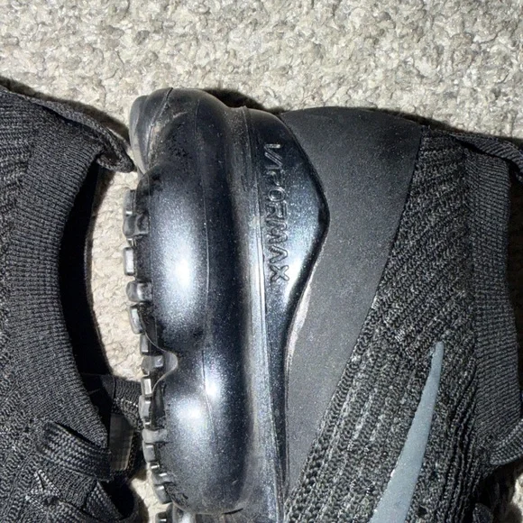 Nike Vapormax Black Knit Men's Sneakers - Picture 6 of 11
